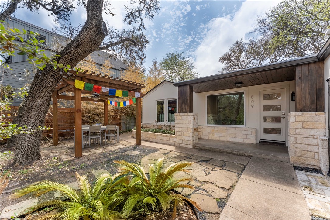 a view of a lounge chair in the patio