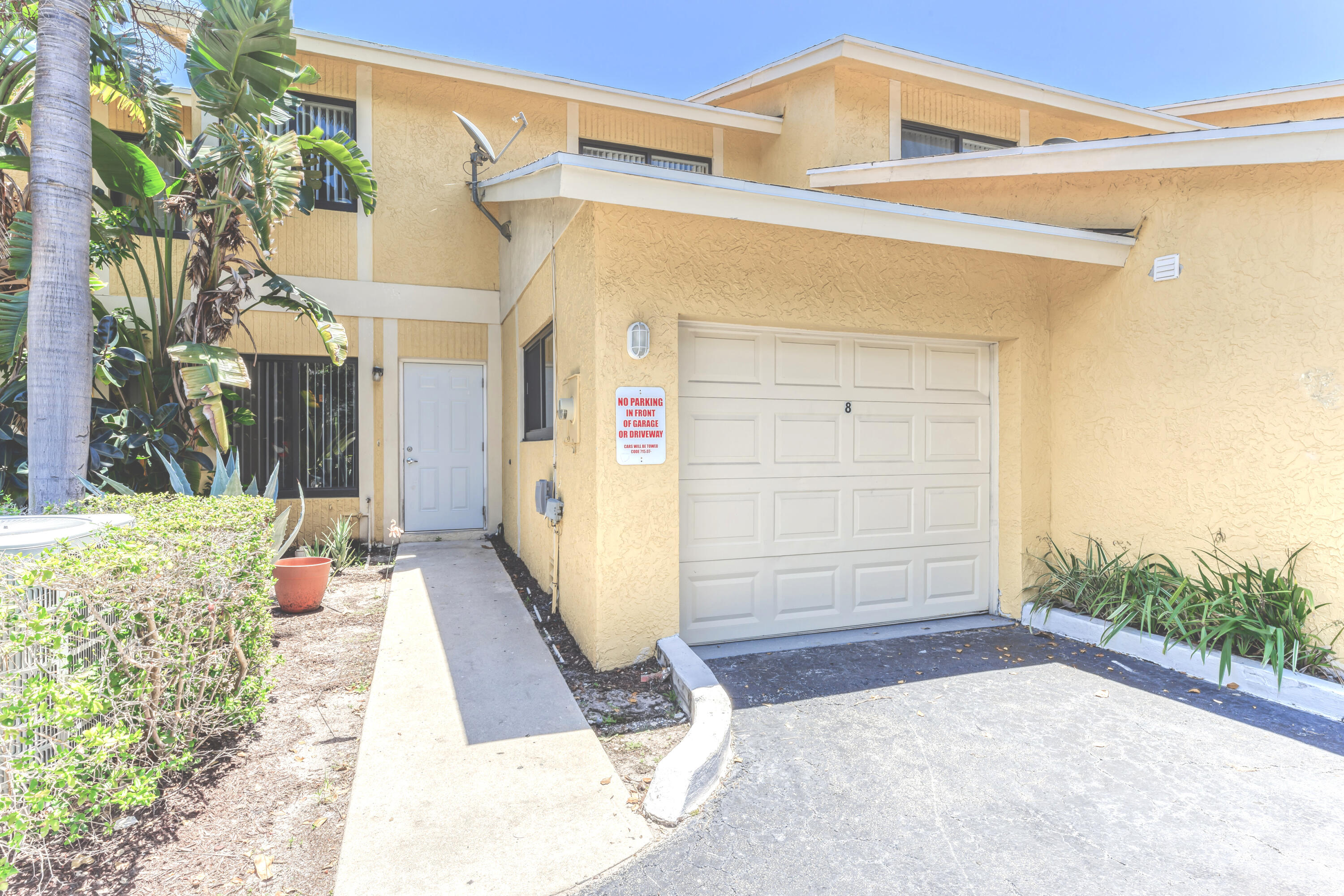 660 Coventry Street, Unit 3 Boca Raton, FL 33487 - Photo 2 of 35 mcevoy - 660 coventry-31