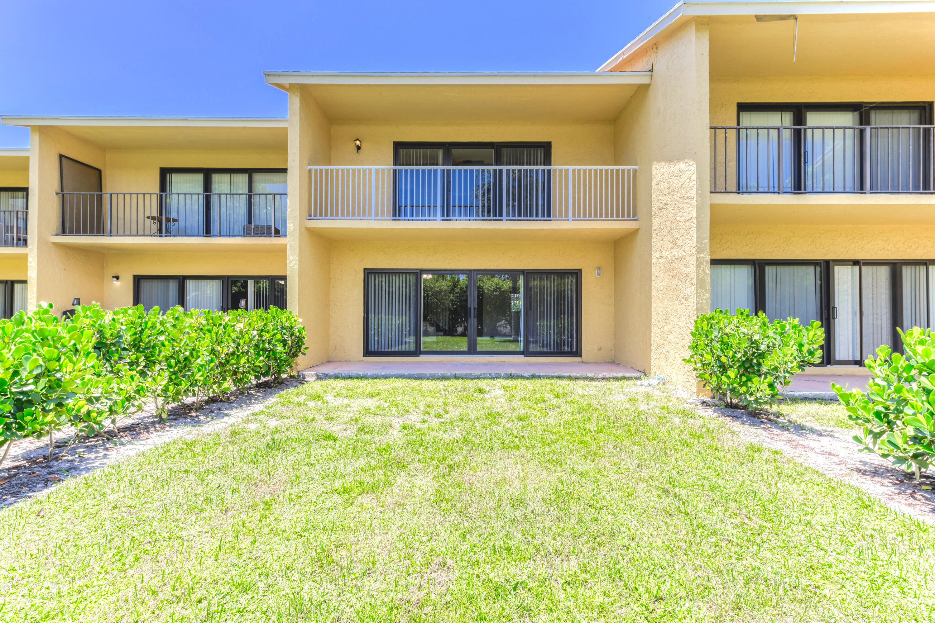 660 Coventry Street, Unit 3 Boca Raton, FL 33487 - Photo 3 of 35 mcevoy - 660 coventry-34