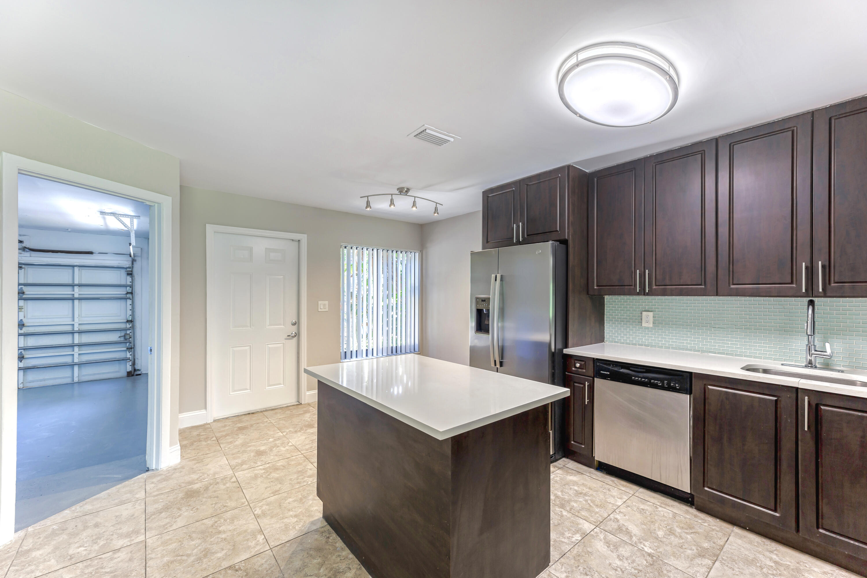 660 Coventry Street, Unit 3 Boca Raton, FL 33487 - Photo 10 of 35 mcevoy - 660 coventry-5