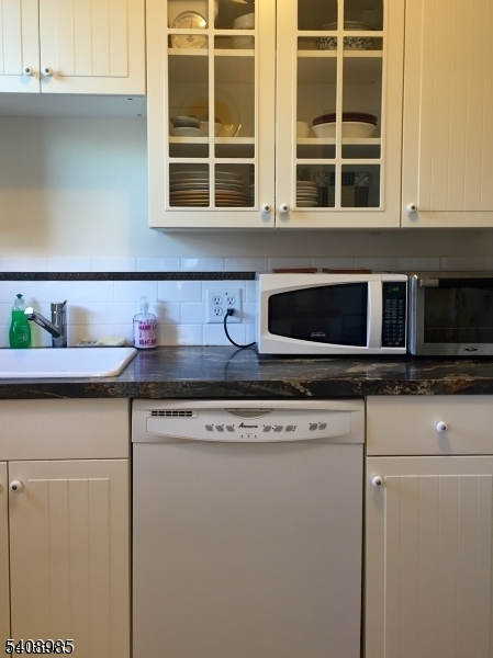 12 Orchard Road Maplewood, NJ 07040 - Photo 2 of 11