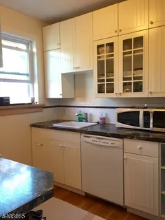 $1,900 | 12 Orchard Road, Maplewood, NJ 07040