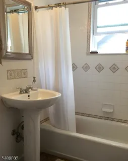 $1,900 | 12 Orchard Road, Maplewood, NJ 07040