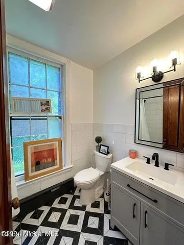 $1,650 | 2916 6th Avenue, Unit 1, Troy, NY 12180