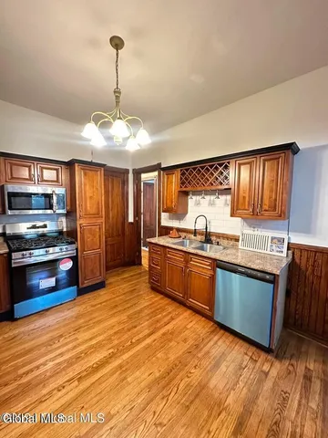 $1,650 | 2916 6th Avenue, Unit 1, Troy, NY 12180