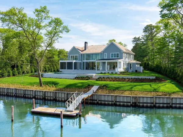 $13,500,000 | 15 Old Point Road, Quogue, NY 11959