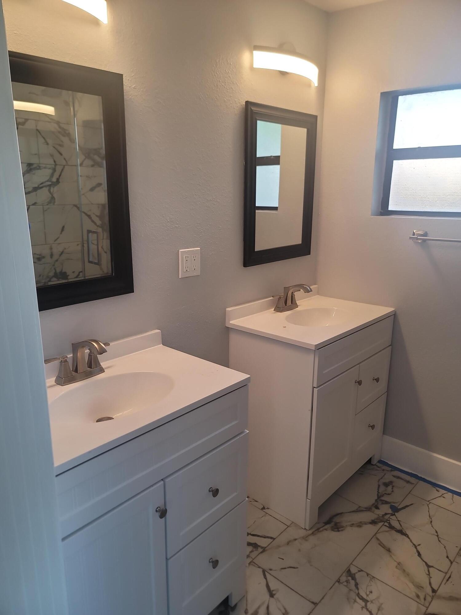 1325 West 24th Street Riviera Beach, FL 33404 - Photo 3 of 5 Primary Bath