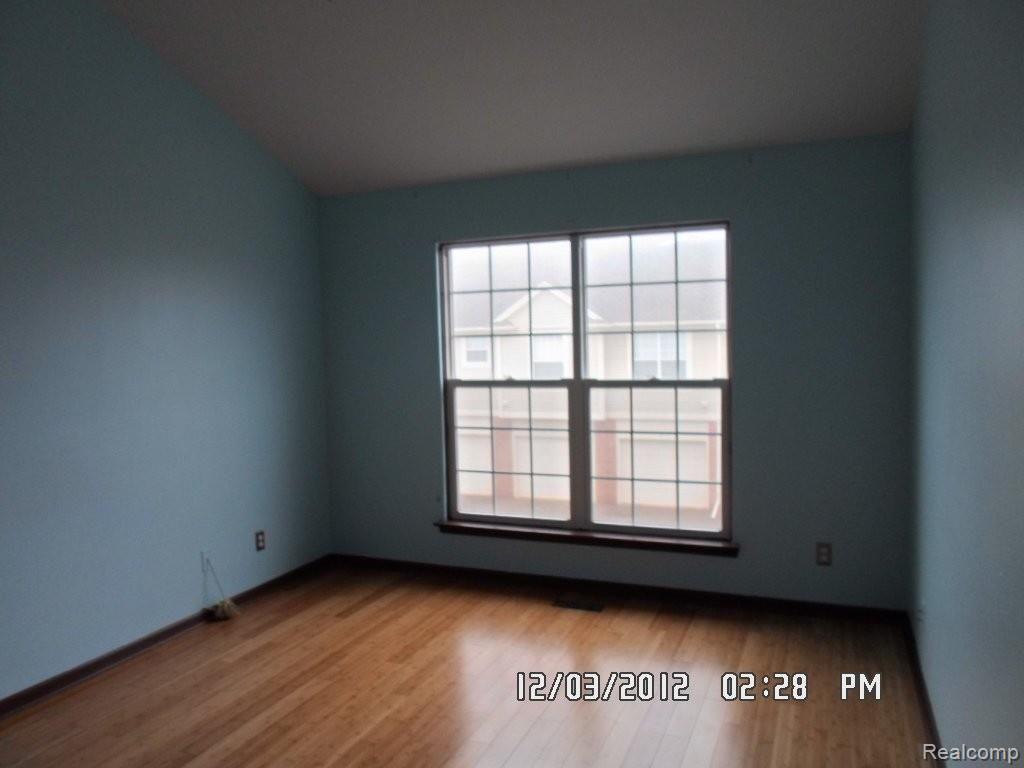 1906 Flagstone Circle Rochester, MI 48307 - Photo 5 of 18 SAM_8721.JPG