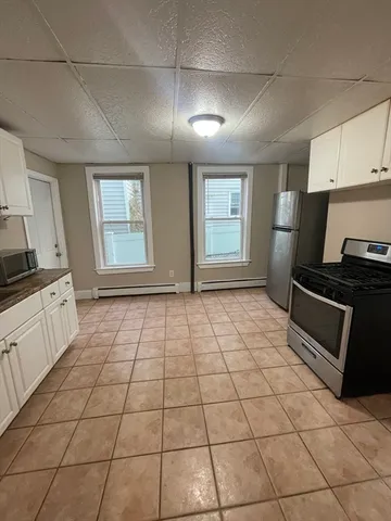 $4,800 | 277 Chestnut Street, Unit 2, Lynn, MA 01902