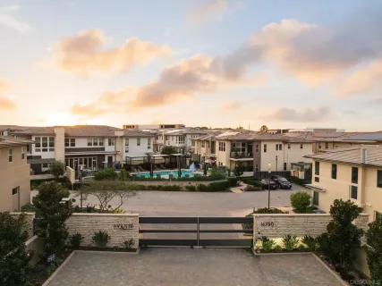 $930,000 | 16750 Coyote Bush Drive, Unit 31, San Diego, CA 92127