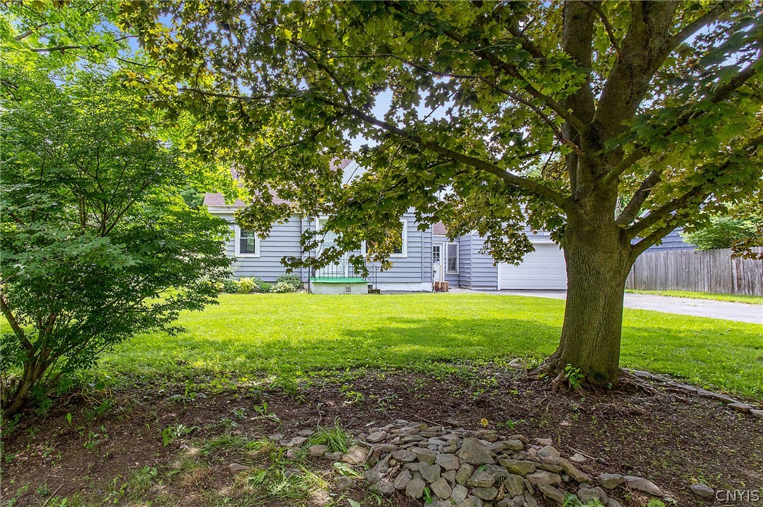 116 Richmond Road East Manlius, NY 13057 - Photo 4 of 36