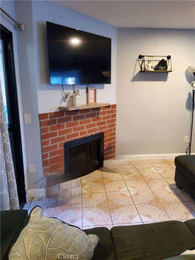 13540 Hubbard Street, Unit 10 Sylmar, CA 91342 - Photo 6 of 17