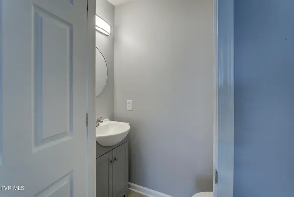 $1,700 | 220 Amanda Lane, Unit 1, Bristol, TN 37620