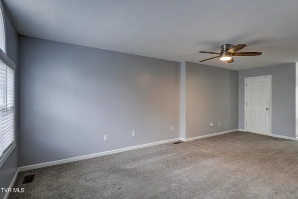 $1,700 | 220 Amanda Lane, Unit 1, Bristol, TN 37620
