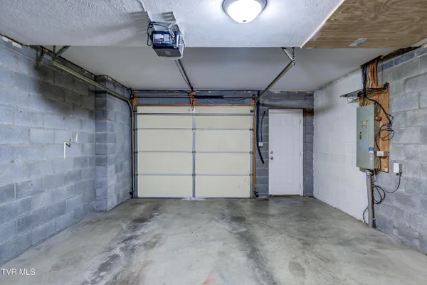 $1,700 | 220 Amanda Lane, Unit 1, Bristol, TN 37620