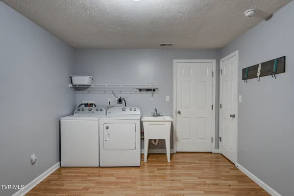 $1,700 | 220 Amanda Lane, Unit 1, Bristol, TN 37620