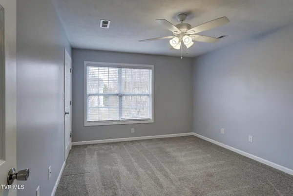 $1,600 | 220 Amanda Lane, Unit 1, Bristol, TN 37620