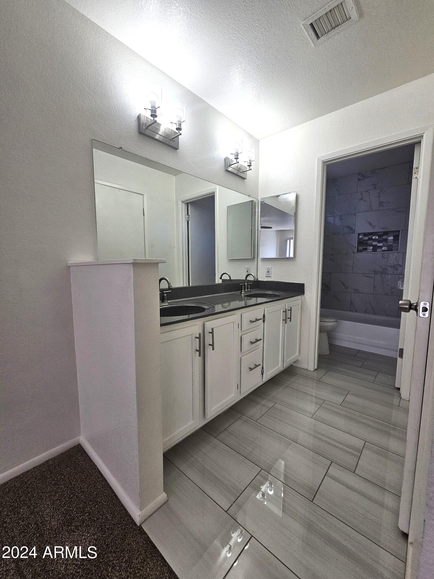 1743 East Carter Road Phoenix, AZ 85042 - Photo 16 of 25 MBath1