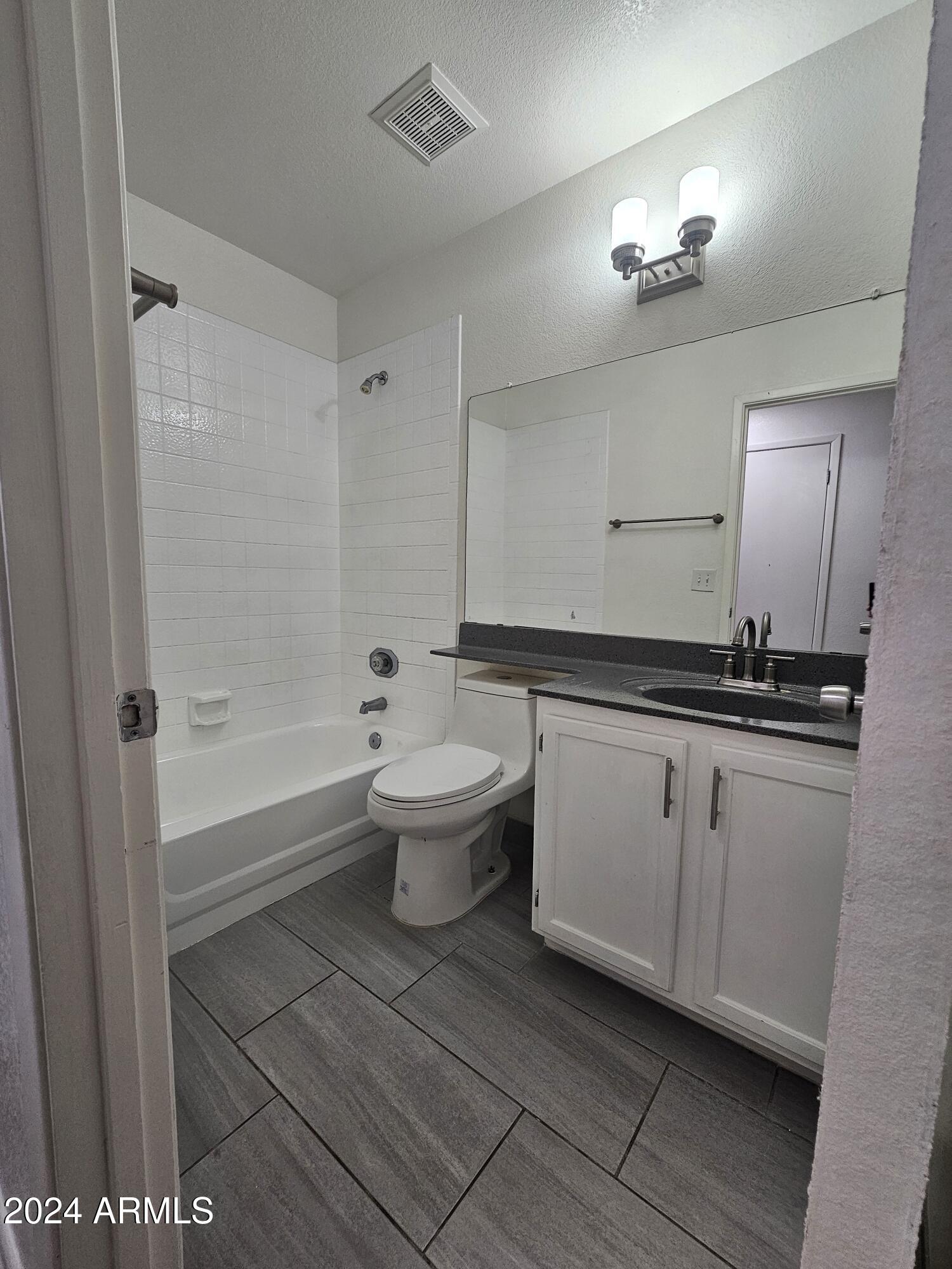1743 East Carter Road Phoenix, AZ 85042 - Photo 21 of 25 HBath