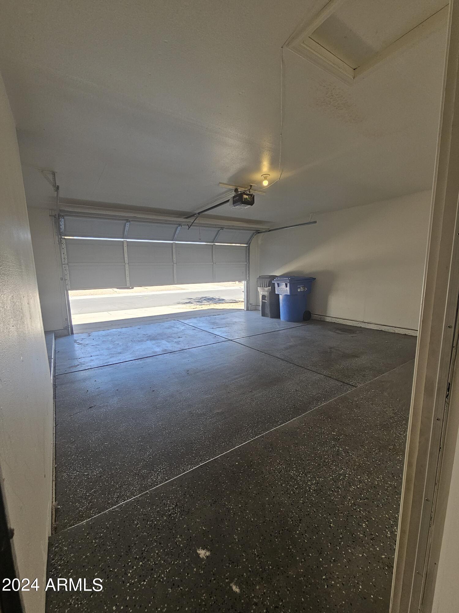 1743 East Carter Road Phoenix, AZ 85042 - Photo 24 of 25 Garage