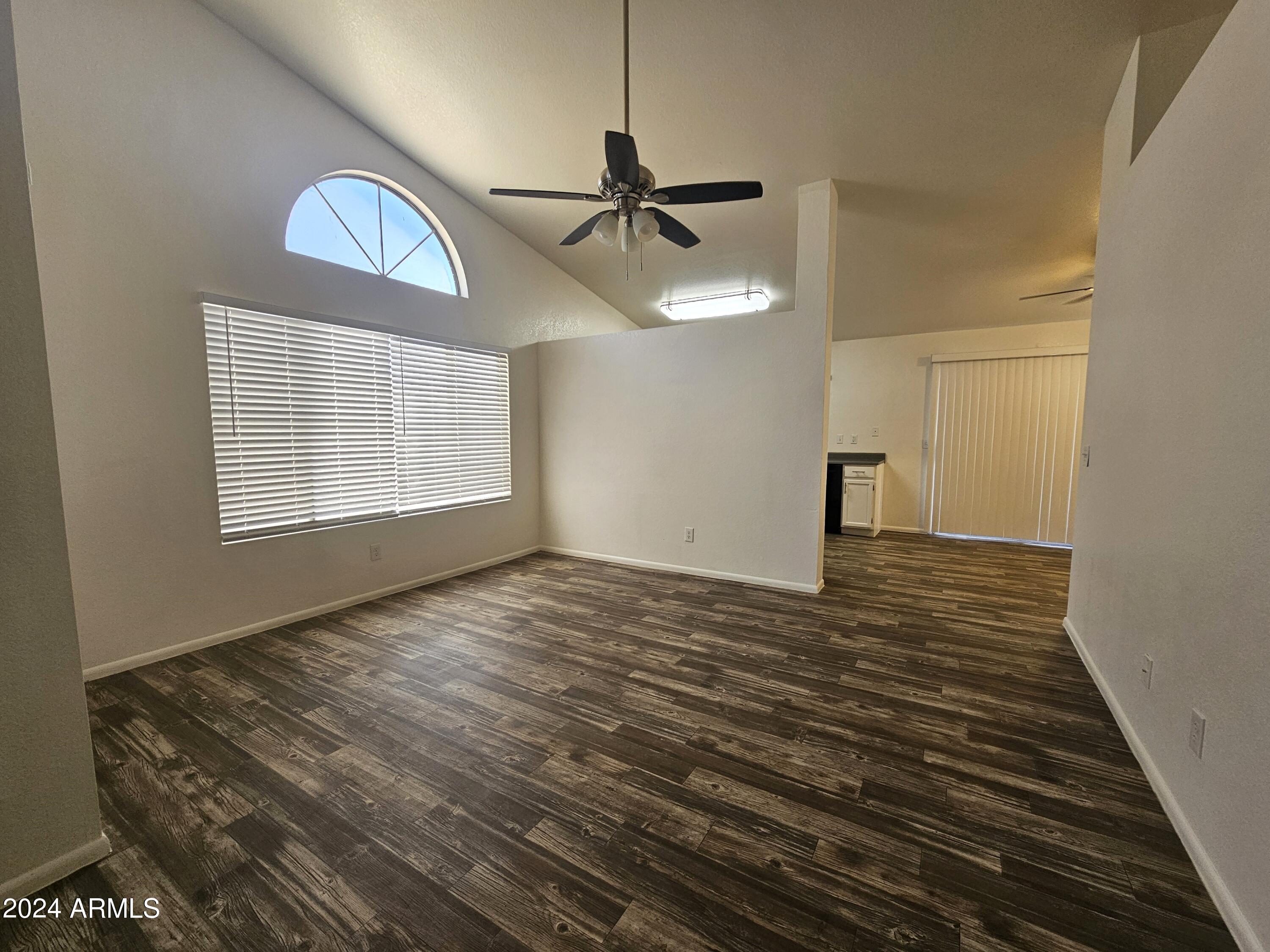 1743 East Carter Road Phoenix, AZ 85042 - Photo 5 of 25 Living3