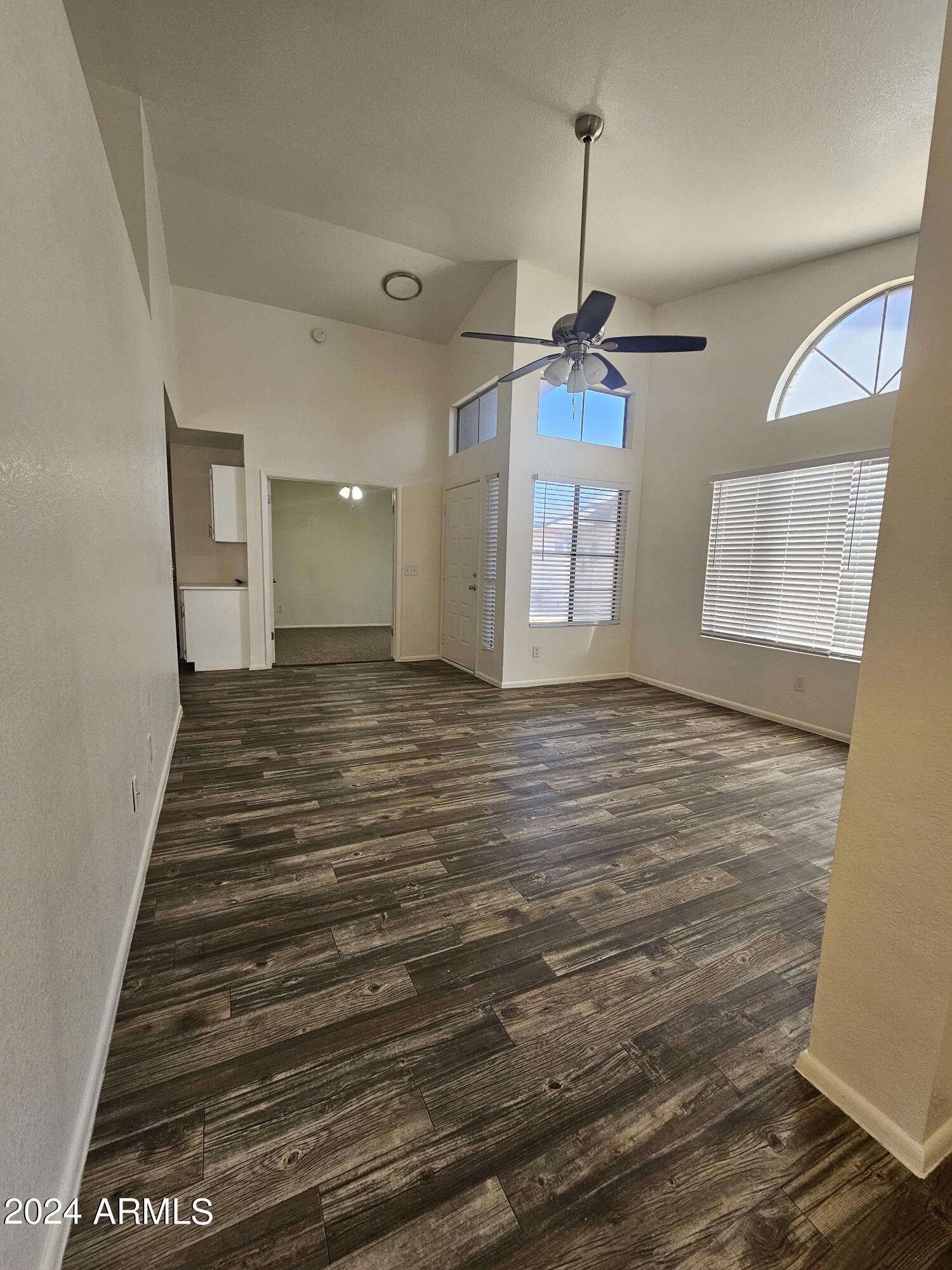 1743 East Carter Road Phoenix, AZ 85042 - Photo 6 of 25 Living4