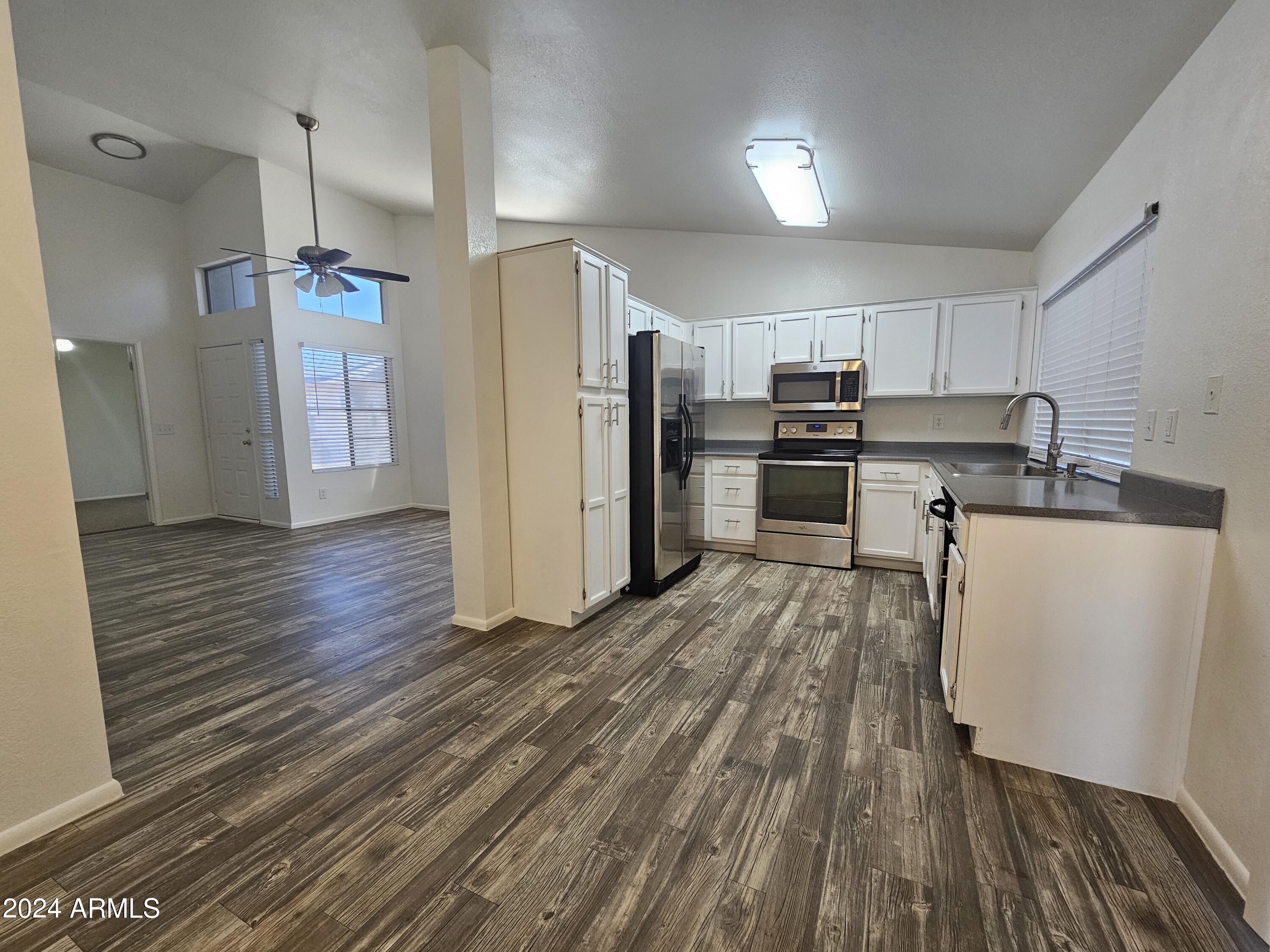 1743 East Carter Road Phoenix, AZ 85042 - Photo 9 of 25 Kitchen2
