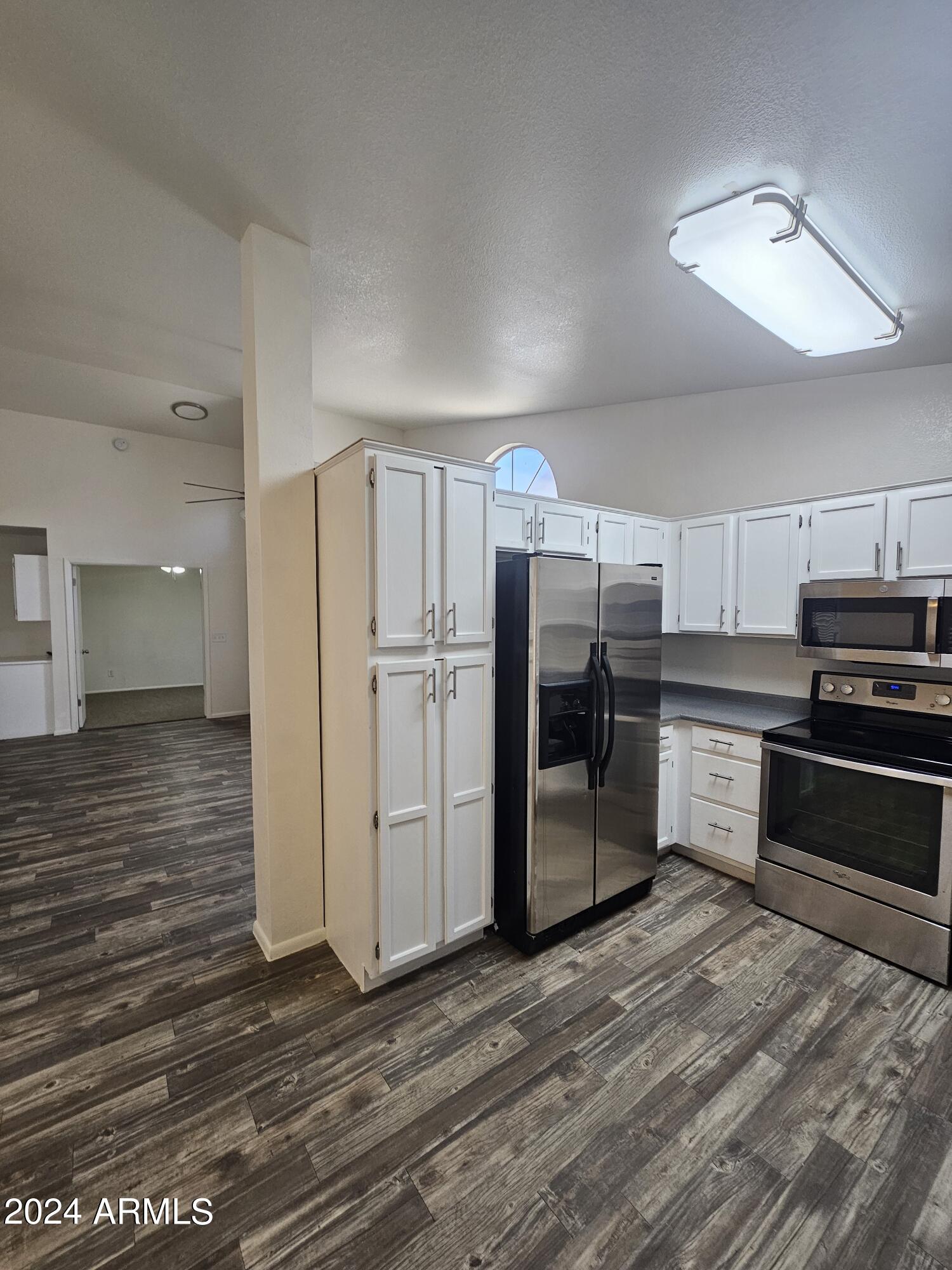 1743 East Carter Road Phoenix, AZ 85042 - Photo 10 of 25 Kitchen3