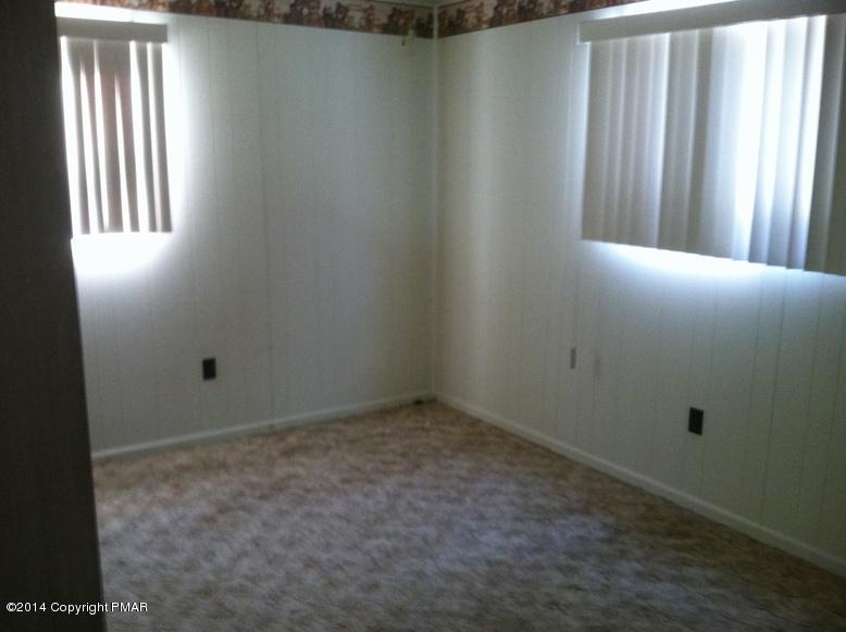 4 Evergreen Road Pocono Pines, PA 18350 - Photo 11 of 15 Bedroom