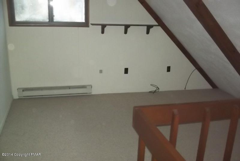 4 Evergreen Road Pocono Pines, PA 18350 - Photo 15 of 15 Loft