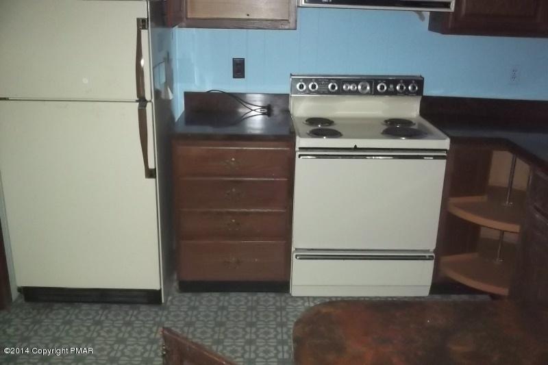 4 Evergreen Road Pocono Pines, PA 18350 - Photo 6 of 15 Kitchen (2)