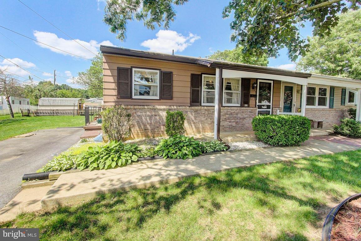 511 General Sutter Avenue Lititz, PA 17543 - Photo 1 of 23