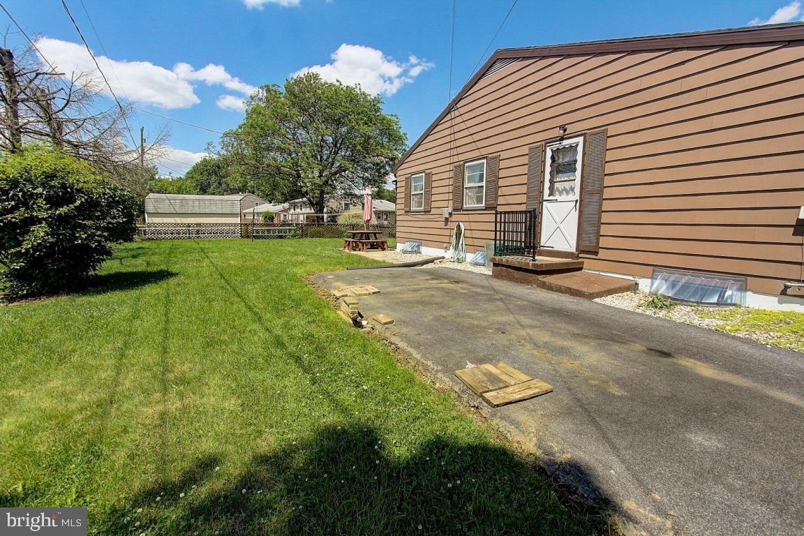 511 General Sutter Avenue Lititz, PA 17543 - Photo 20 of 23