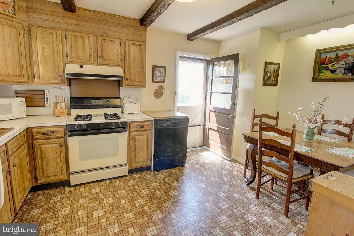 511 General Sutter Avenue Lititz, PA 17543 - Photo 6 of 23