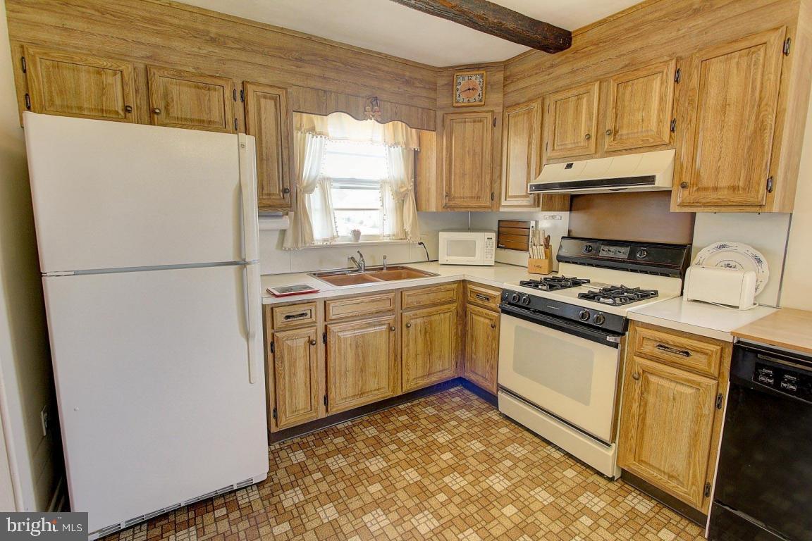 511 General Sutter Avenue Lititz, PA 17543 - Photo 7 of 23