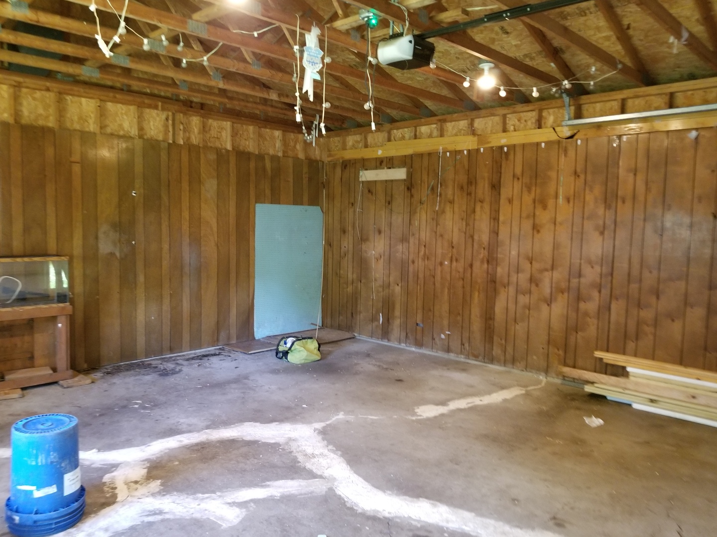 547 North Ridgemoor Avenue Mundelein, IL 60060 - Photo 19 of 19 a view of a room with a wooden fence