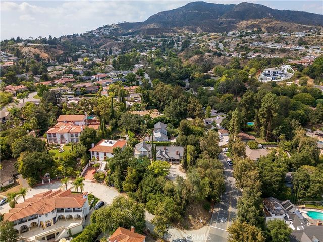 $2,988,000 | 1535 Royal Boulevard, Glendale, CA 91207