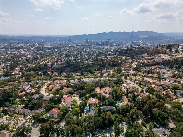 $2,988,000 | 1535 Royal Boulevard, Glendale, CA 91207