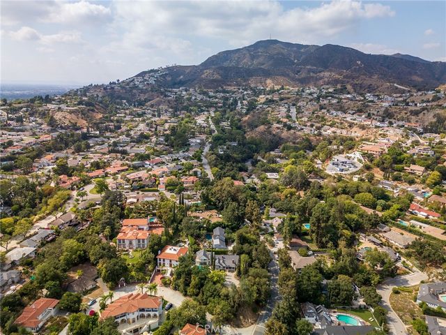 $2,988,000 | 1535 Royal Boulevard, Glendale, CA 91207