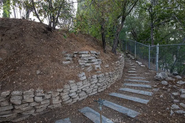 $2,988,000 | 1535 Royal Boulevard, Glendale, CA 91207