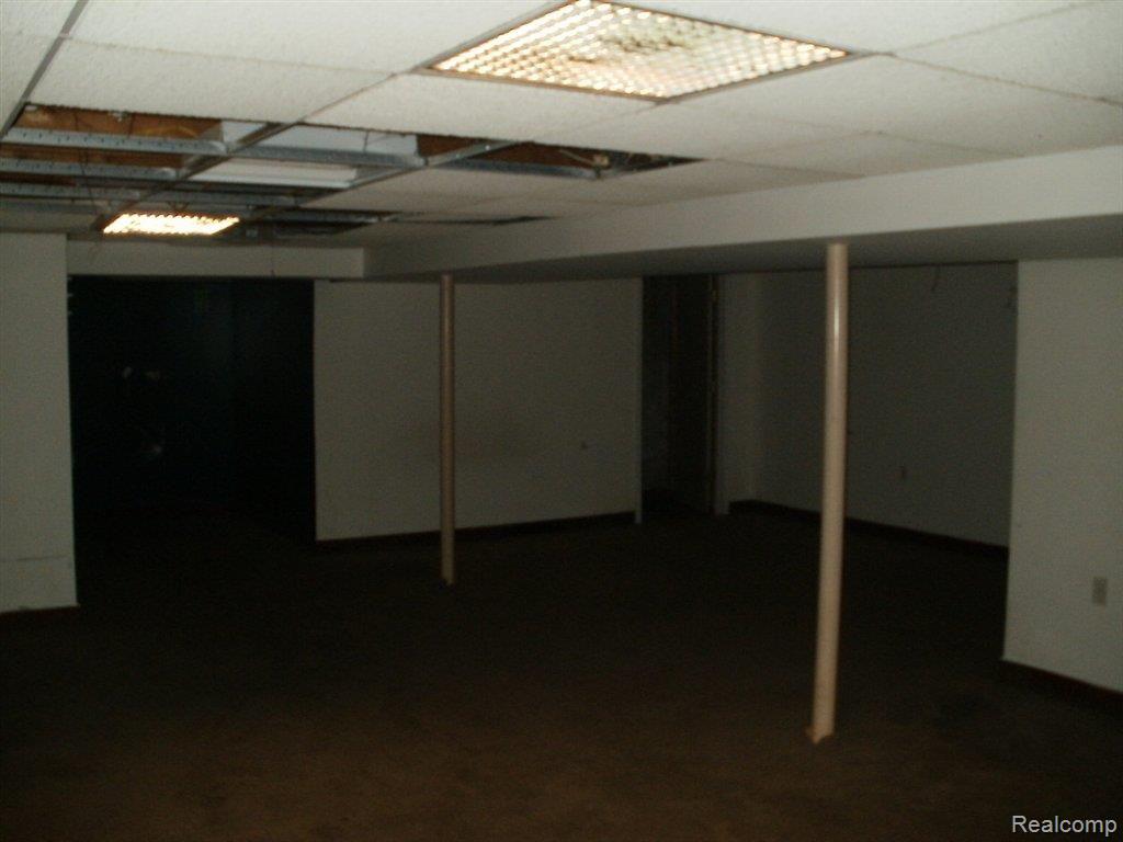 4234 Martin Road Warren, MI 48092 - Photo 22 of 24 PC200095.JPG