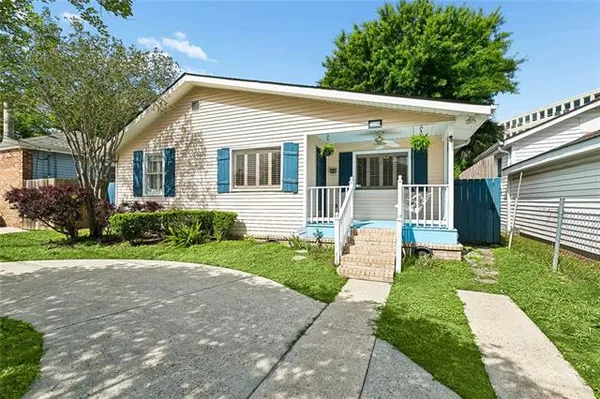 $345,000 | 208 Carrollton Avenue, Metairie, LA 70005