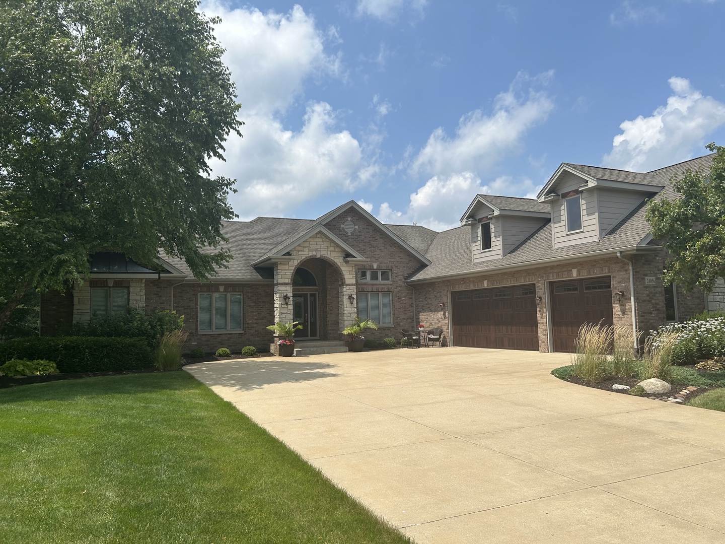 24056 Old Farm Road Manhattan, IL 60442 - Photo 1 of 25