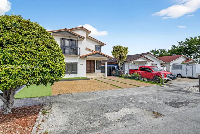 $749,000 | 1285 West 42nd Place, Hialeah, FL 33012