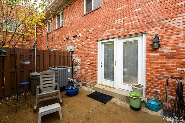 $165,000 | 10905 Carroll Wood Way, St. Louis, MO 63128