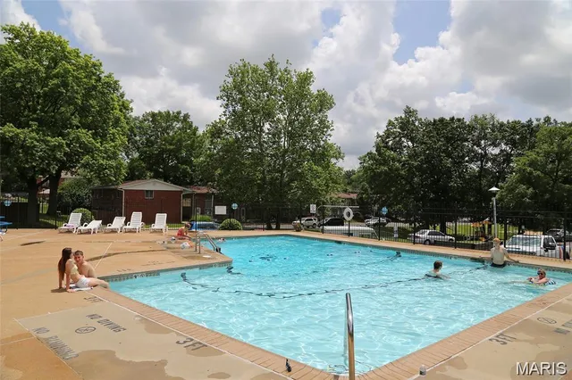 $165,000 | 10905 Carroll Wood Way, St. Louis, MO 63128