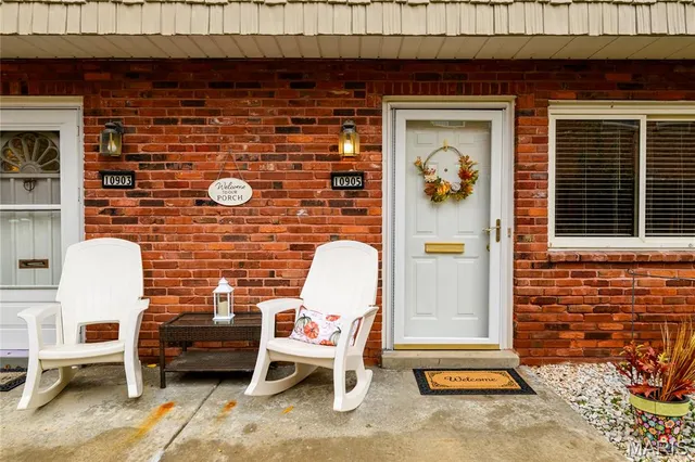 $165,000 | 10905 Carroll Wood Way, St. Louis, MO 63128