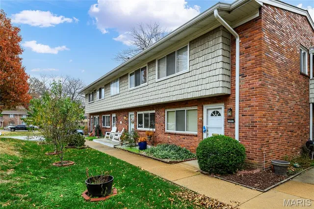 $165,000 | 10905 Carroll Wood Way, St. Louis, MO 63128