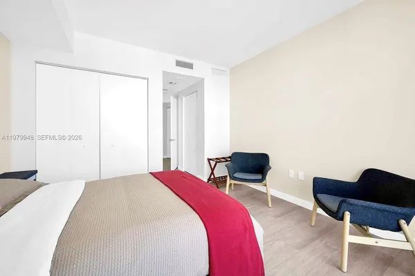 $5,600 | 55 Southwest 9th Street, Unit 3306, Miami, FL 33130