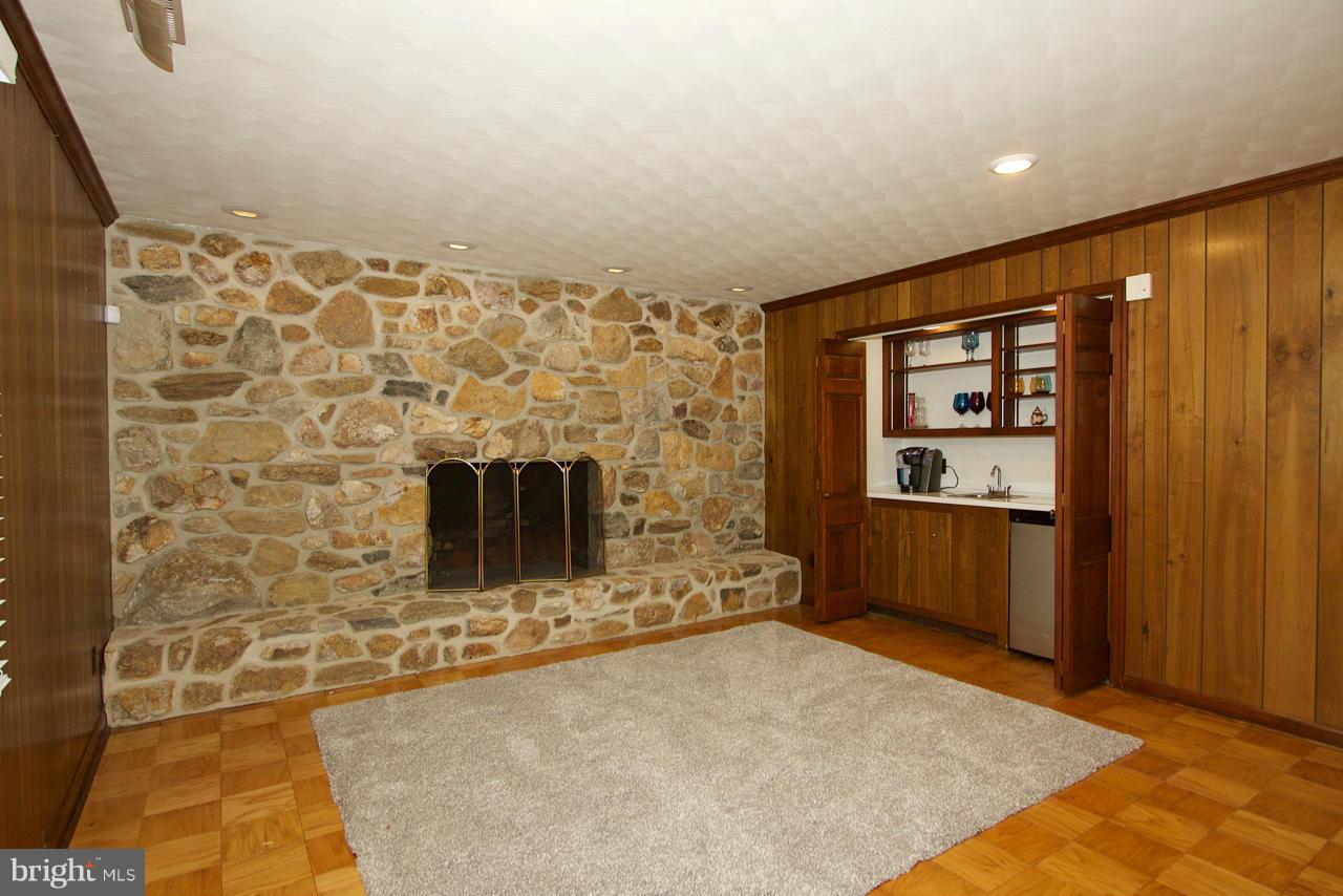 13411 Bladon Road Phoenix, MD 21131 - Photo 13 of 30 Living Room